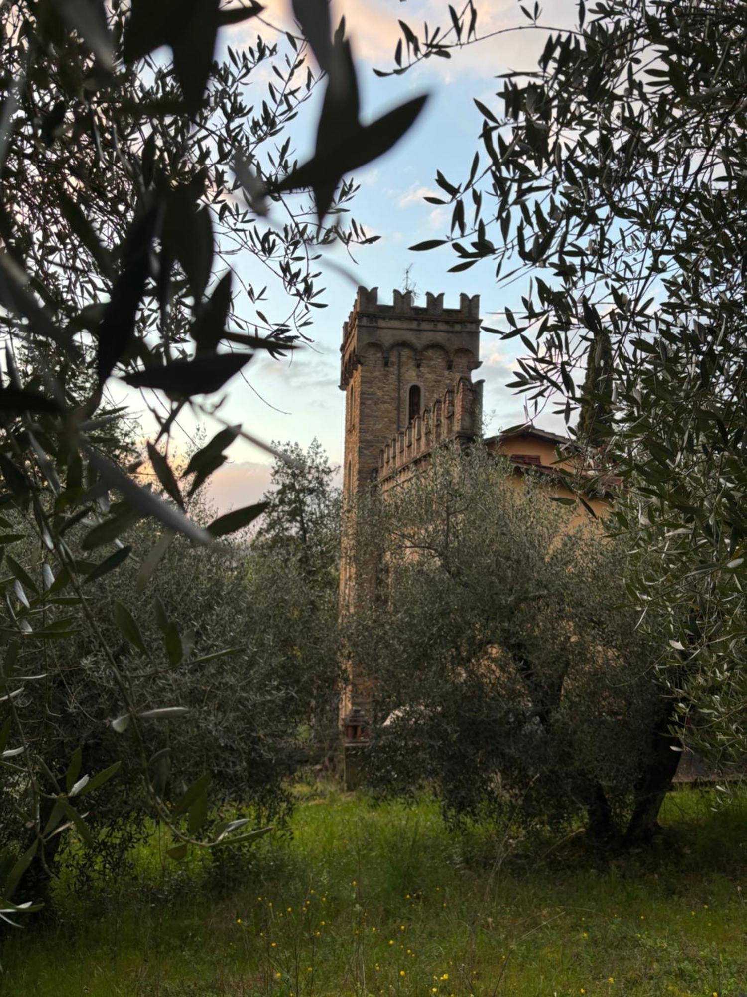 Casa La Torre Un Castello Alle Porte Di Firenze Luaran gambar